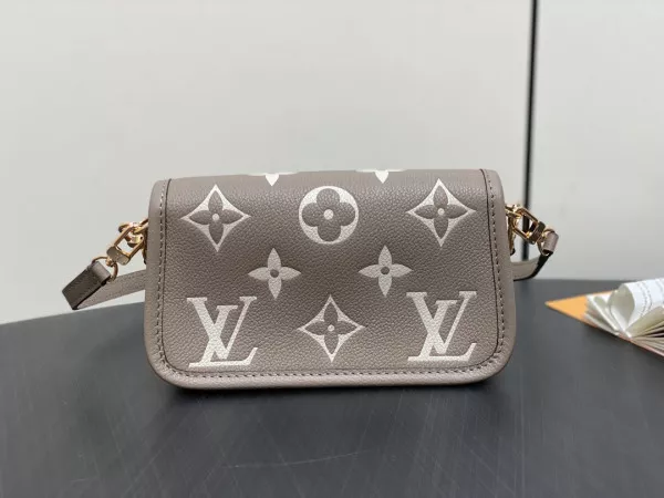 Affordable LOUIS VUITTON Nano Diane-19*10.5*6 CM 0115