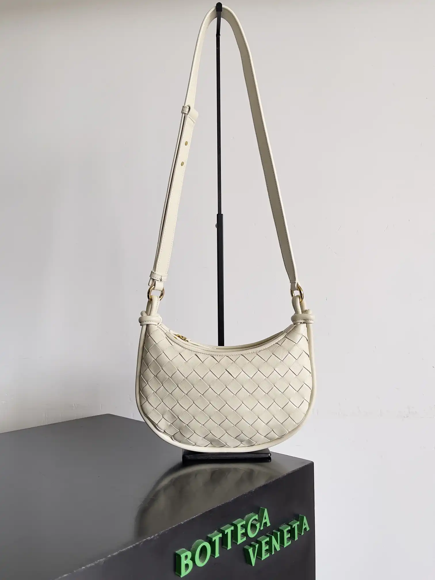 BOTTEGA VENETA  GEMELLI MESSENGER 0126