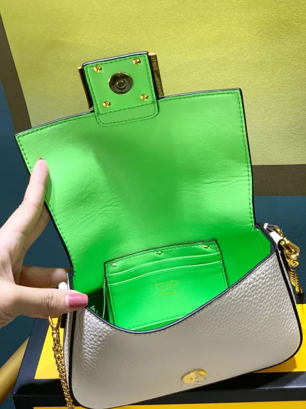 Cheap FENDI BAGUETTE 0119