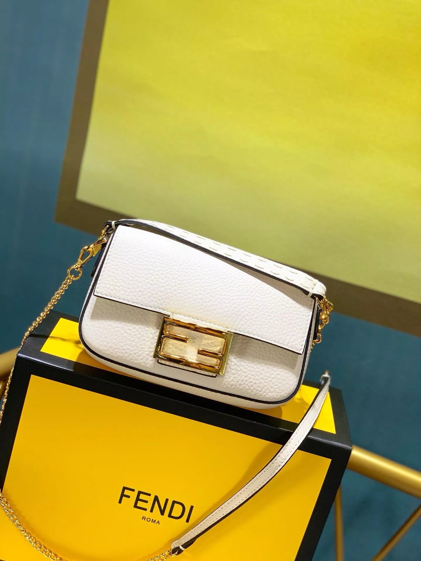 FENDI BAGUETTE 0119