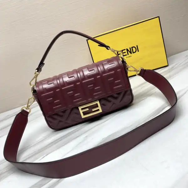 FENDI BAGUETTE-26*13*6CM 0127