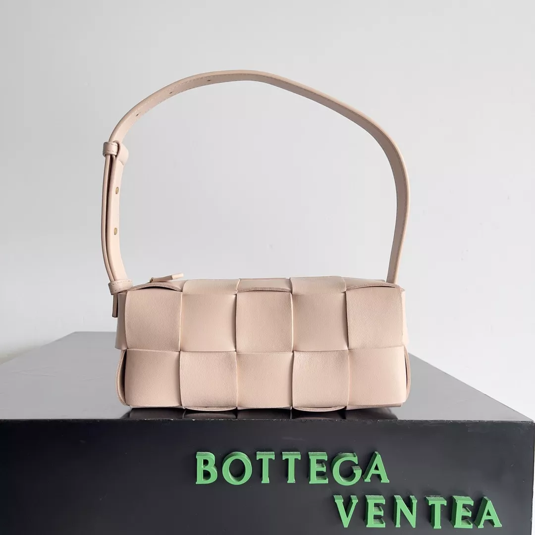 BOTTEGA VENETA BRICK CASSETTE-24*20*10CM 0120