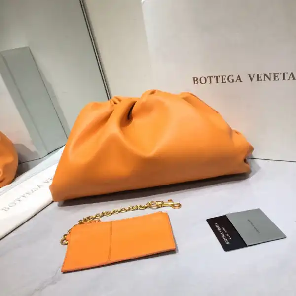 BOTTEGA VENETA THE POUCH 0126