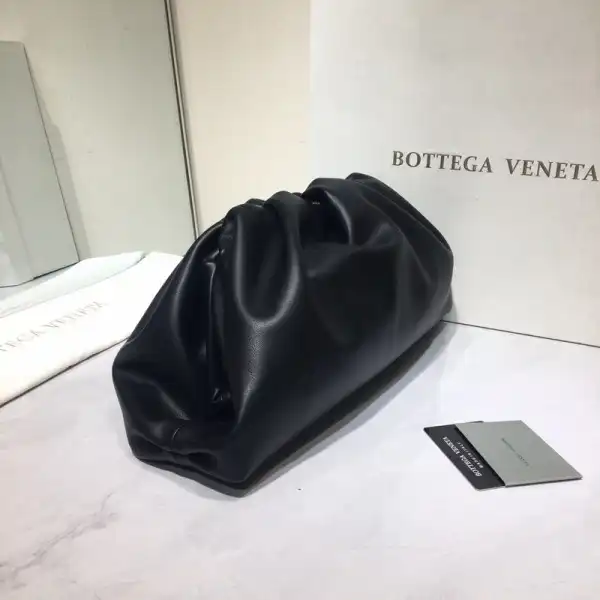 Affordable BOTTEGA VENETA THE POUCH 0126