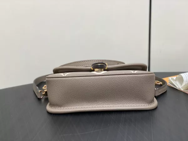 Affordable LOUIS VUITTON Nano Diane-19*10.5*6 CM 0115