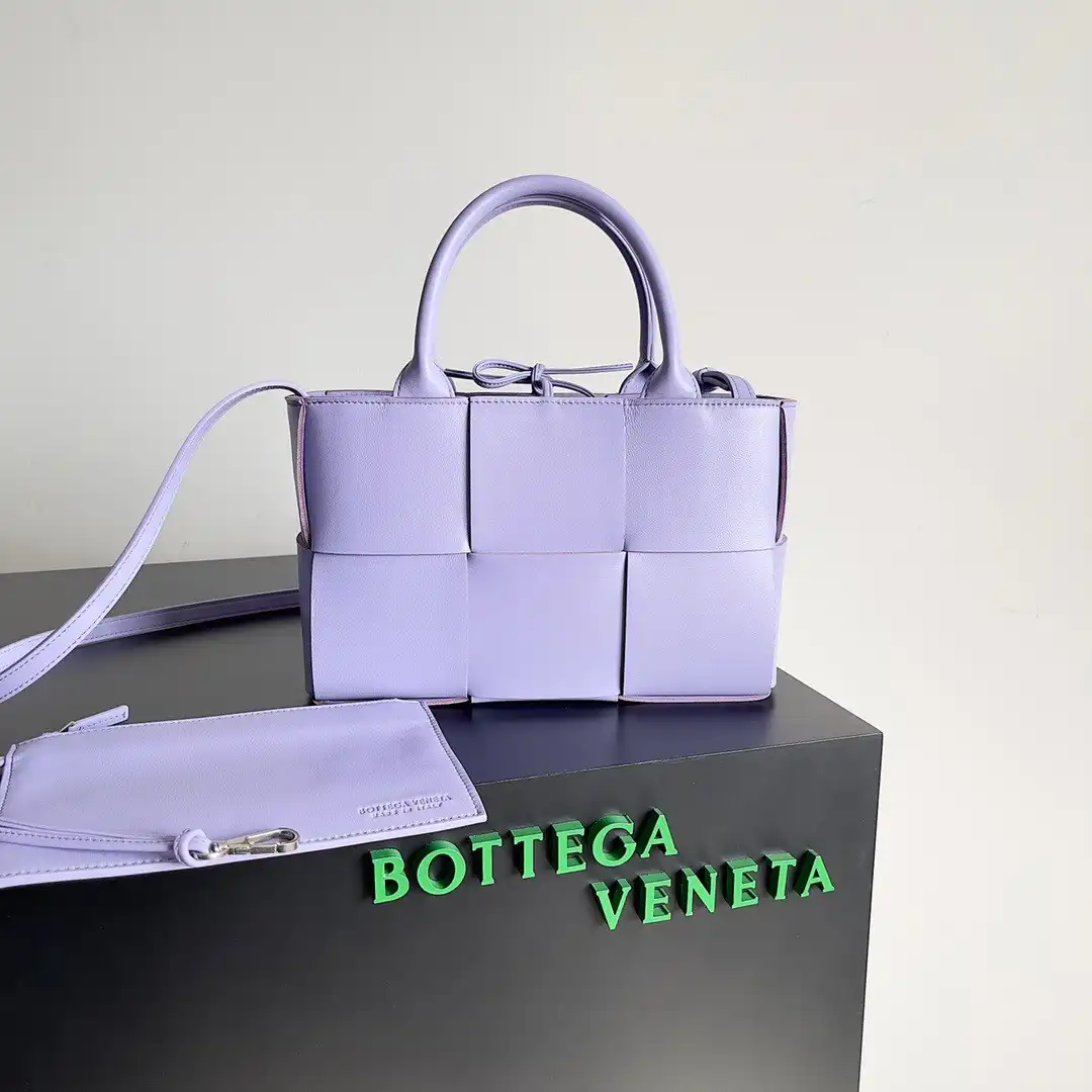 BOTTEGA VENETA ARCO MINI TOTE 0126