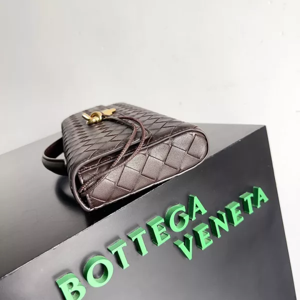 Affordable BOTTEGA VENETA Long Clutch Andiamo With Handle 0120