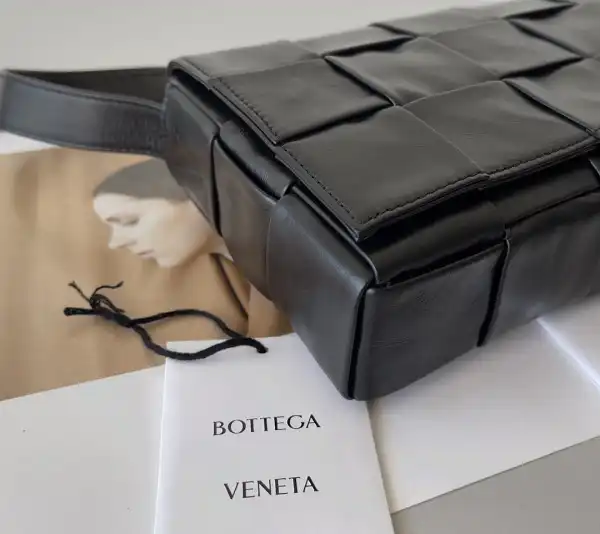 Affordable BOTTEGA VENETA CASSETTE-23*15*5.5cm 0126