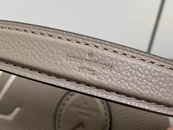 Affordable LOUIS VUITTON Nano Diane-19*10.5*6 CM 0115